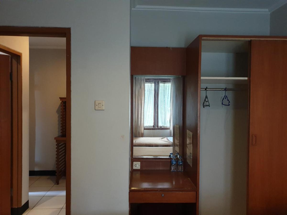 Yehezkiel Hotel Lembang Mitra Reddoorz Εξωτερικό φωτογραφία