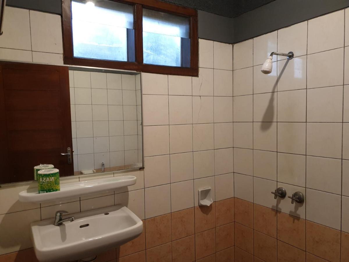 Yehezkiel Hotel Lembang Mitra Reddoorz Εξωτερικό φωτογραφία
